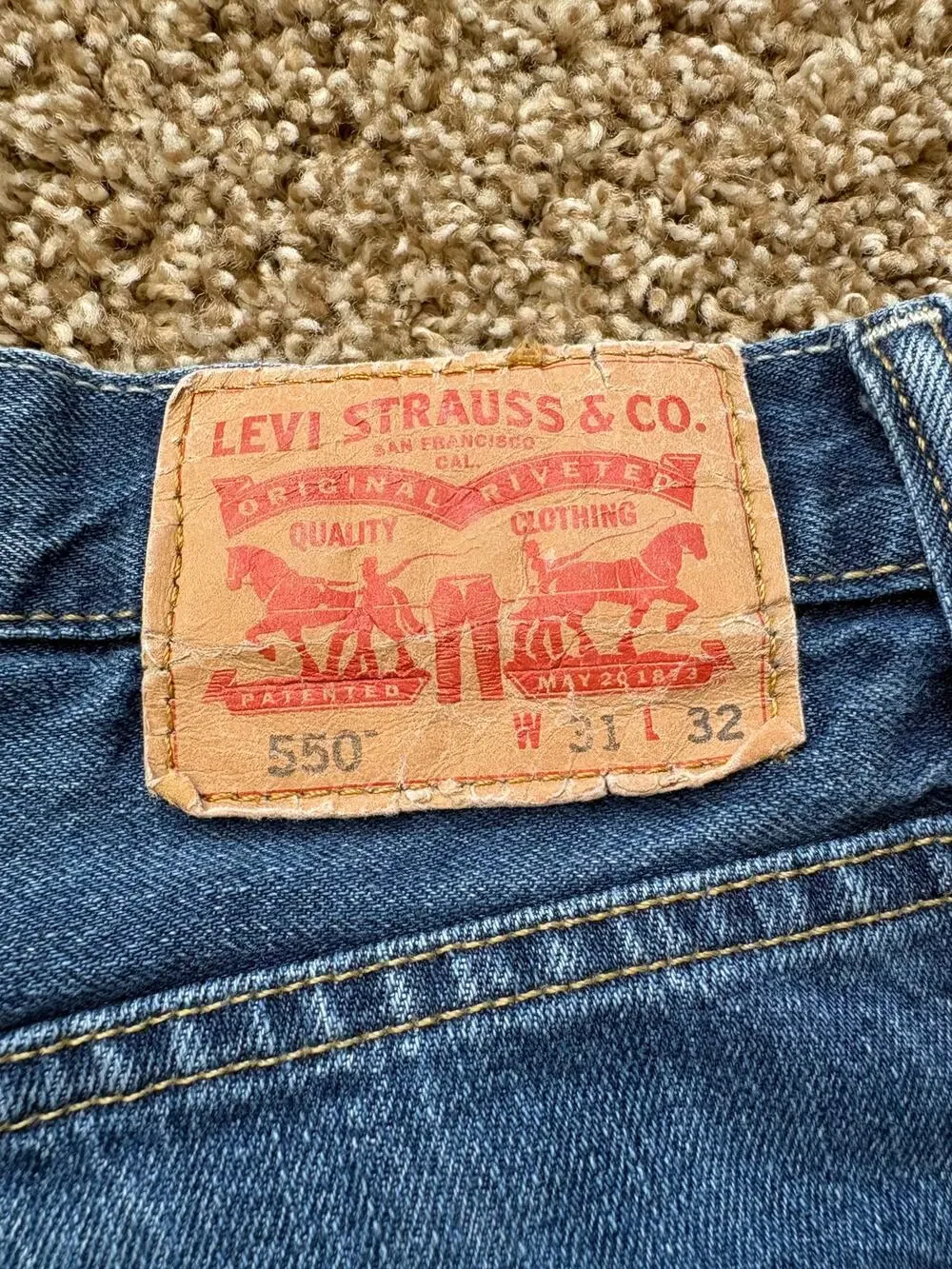 Levi's 550 Relaxed Fit Tapered Leg Medium Wash Denim Mens Size 31x32 Blue
